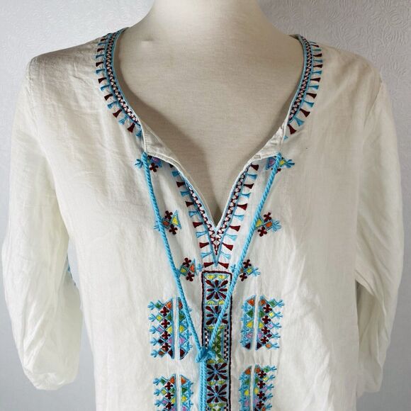 Ananda's Collection sz L White Tunic Embroidered - Picture 2 of 9